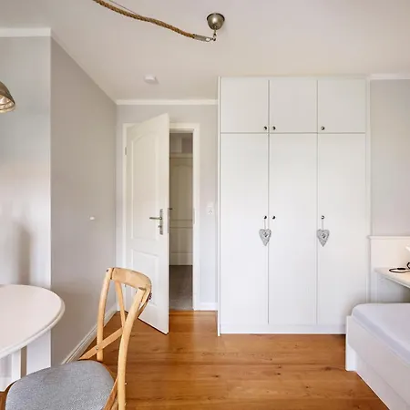 Holiday home Haus Weitblick Alkersum